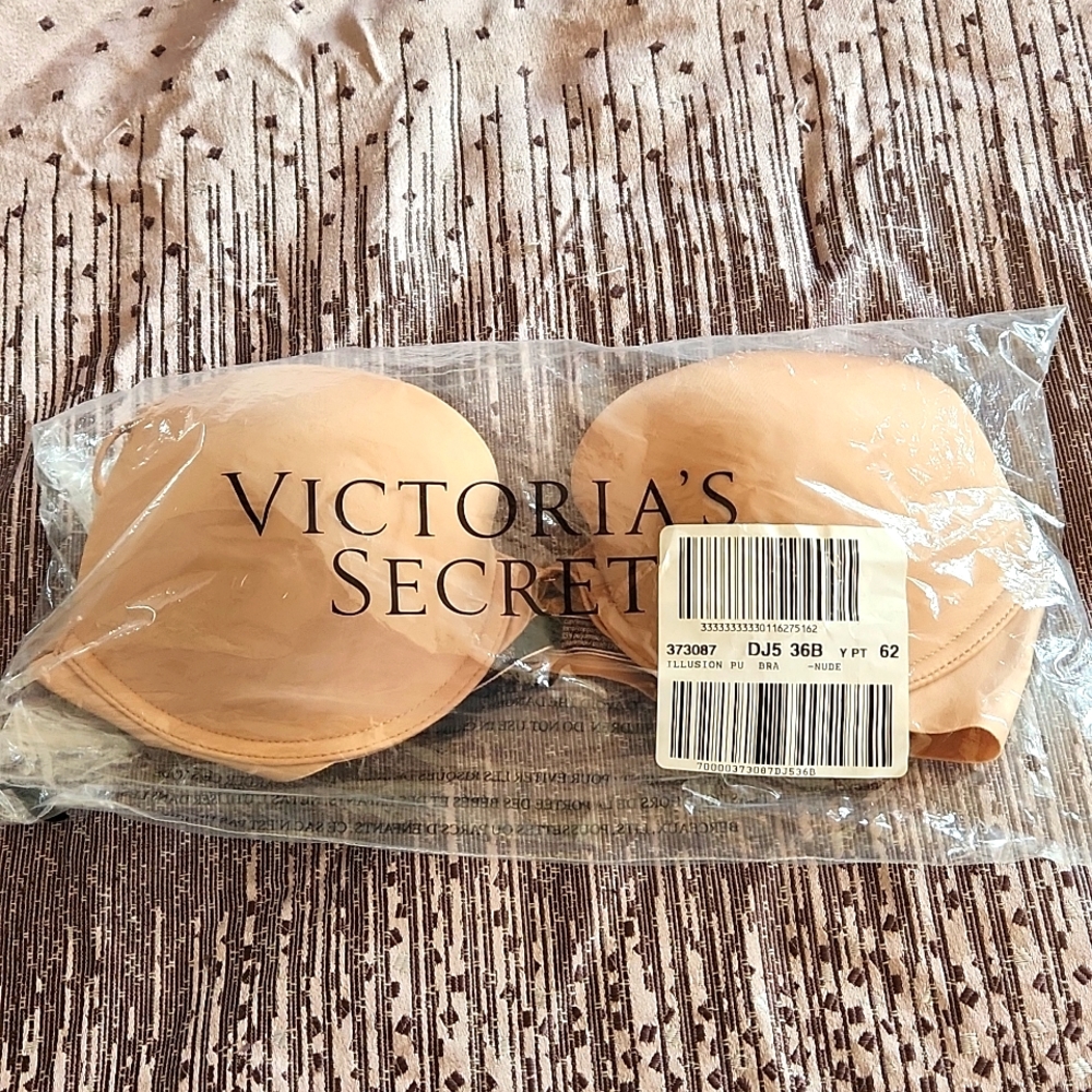 Victoria's Secret Illusion push-up